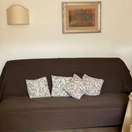 Lux Po House شقة
