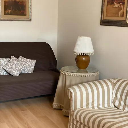 Lux Po House شقة