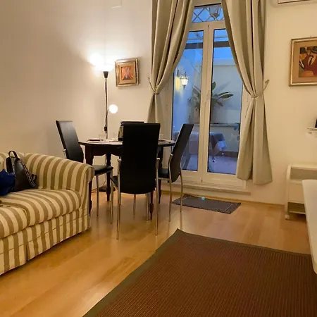 Lux Po House * Rome