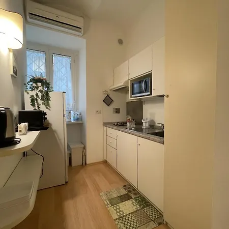 Lux Po House *